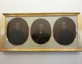 Links der erste Präses des Kath. Gesellenvereins Kaplan Johann Joseph Xaver Steenarts, links Kaplan Adolph Kolping und in der Mitte Tischlermeister Joseph Thiel (rechter Vorraum).