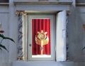 Kolping-Reliquie am linken Seitenaltar. 