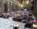 FR: Blick ins Kirchenschiff
